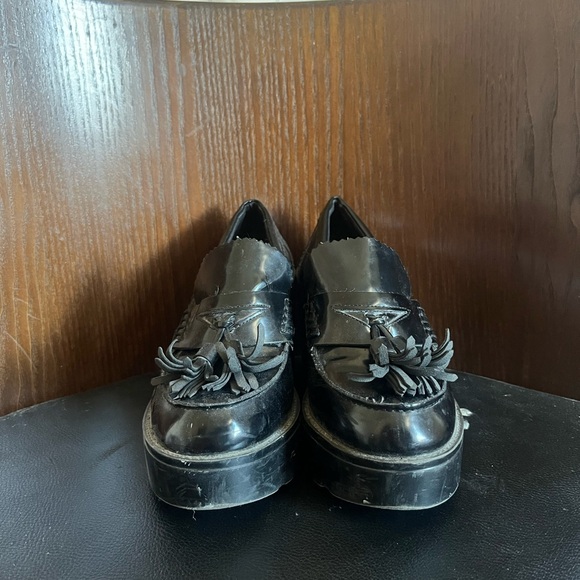 Chunky tassel heels. Size 8. - Picture 1 of 6